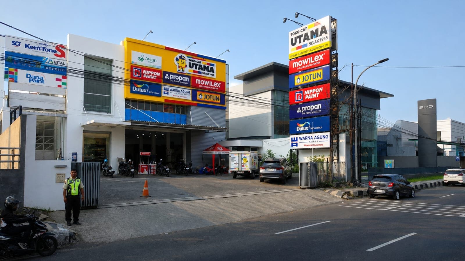 Tampak depan cabang Toko Cat Utama Siliwangi